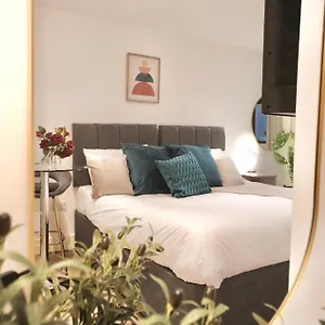 https://luxury-studio-near-ocean-village-private-parking-smart-tv.bournemouth-hotels.org